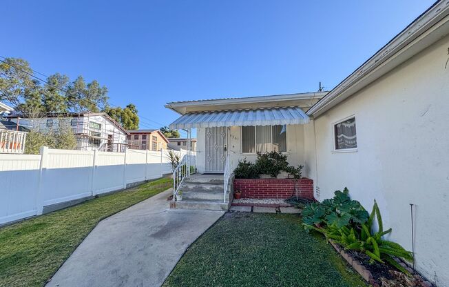 2 beds, 1 bath, $2,800, Unit 4561