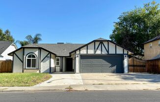 $2,295 Clovis & Herndon, 3 Bedroom with RV Parking - Palo Alto Ave, Clovis