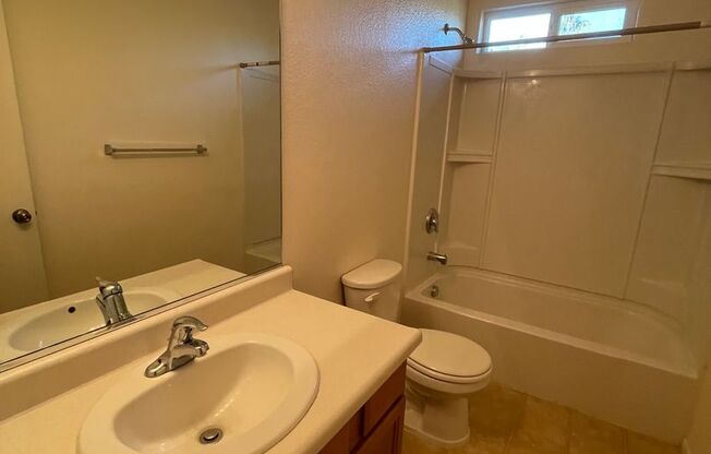 3 beds, 2.5 baths, $2,000