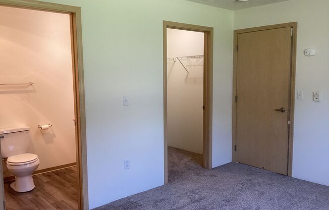 3 beds, 2 baths, 1,100 sqft, $1,500, Unit B104