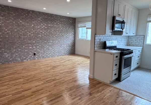 821 Westmount Dr.
