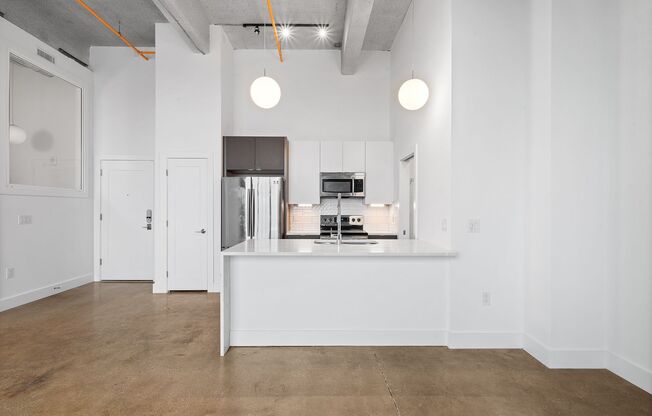 2 beds, 2 baths, 978 sqft, $2,300, Unit Unit 703