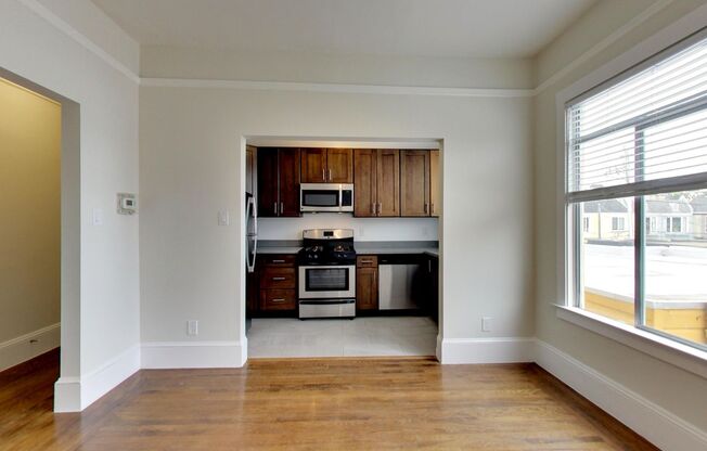 40 Tiffany Avenue (1288r)