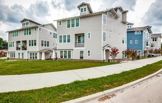649 N TYLER