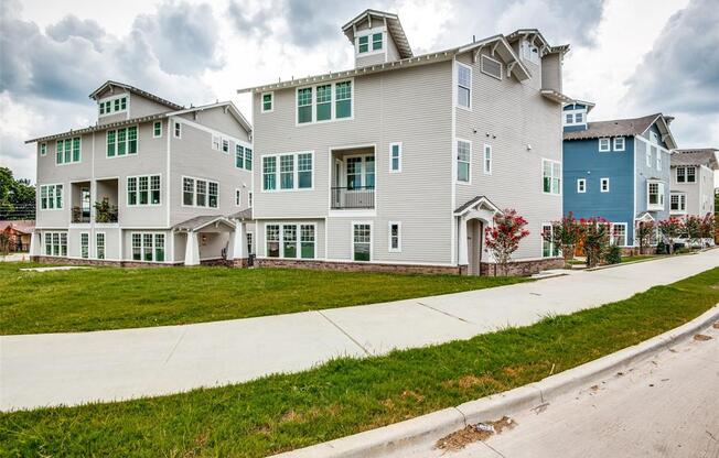 649 N TYLER