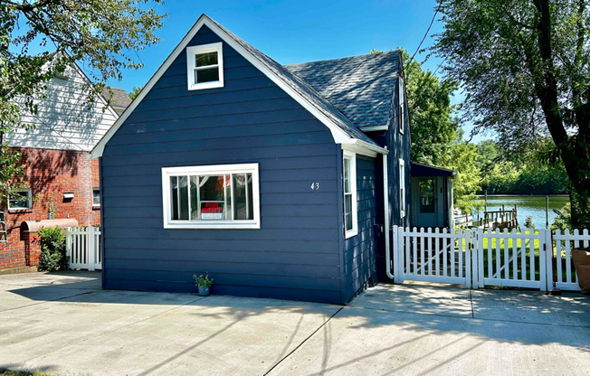 43 WATERVIEW RD