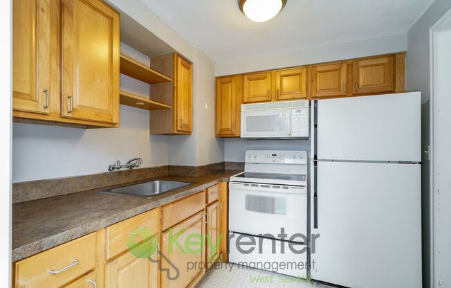 Two Bedroom Retreat with Hardwood Floors and Style