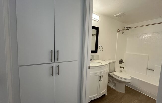 Studio, 1 bath, 500 sqft, $1,748, Unit 211
