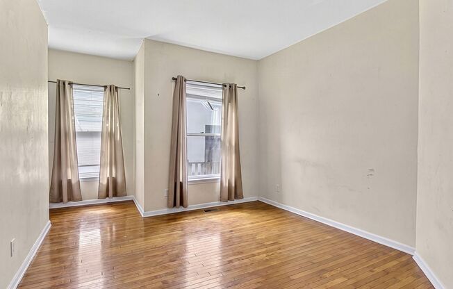 3 beds, 2 baths, 1,300 sqft, $3,300, Unit 2W