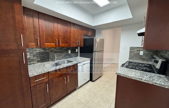 1 bed, 1 bath, 751 sqft, $1,725, Unit 5