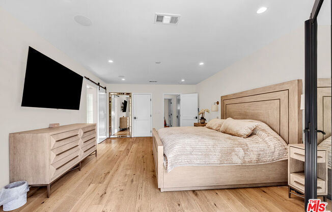 12120 TRAVIS ST