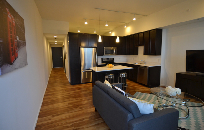 1 bed, 1 bath, 712 sqft, $1,400, Unit 404