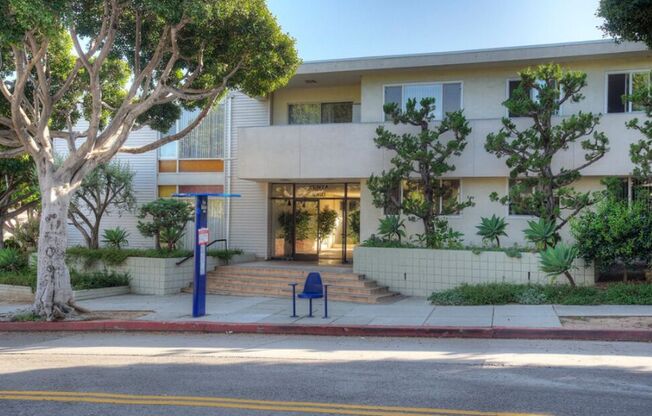 20th Street Luxury Investments LLC
