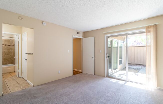 2 beds, 1 bath, 1,034 sqft, $1,850, Unit 233