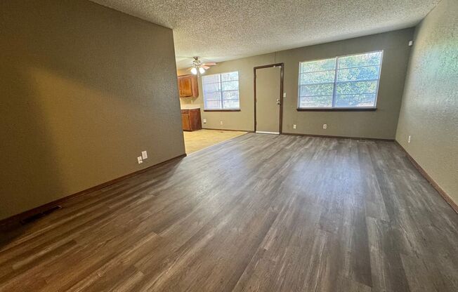 Adorable 3 bedroom 1.5 bathroom located in Tulsa Ok