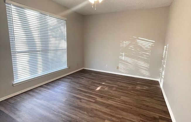 1 bed, 1 bath, 616 sqft, $895