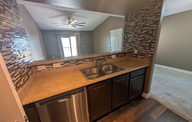 1 bed, 1 bath, $1,350, Unit bldg 22