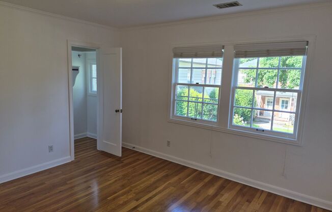 2 beds, 1 bath, 901 sqft, $1,990, Unit 15