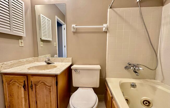 Studio, 1 bath, 179 sqft, $695, Unit 169-A Condor