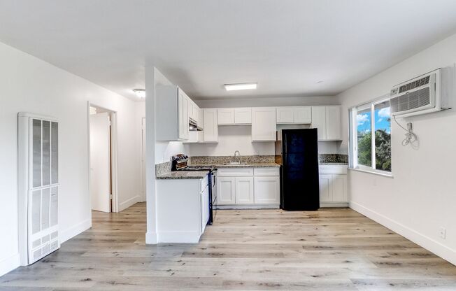 1 bed, 1 bath, 650 sqft, $1,325, Unit 24