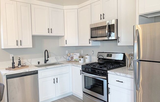 1 bed, 1 bath, $2,195, Unit 08