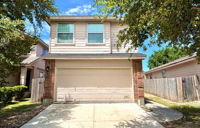 Beautiful home in the desirable Gardens at Woodlake community!