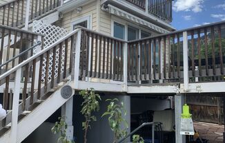 2 beds, 1 bath, $2,200