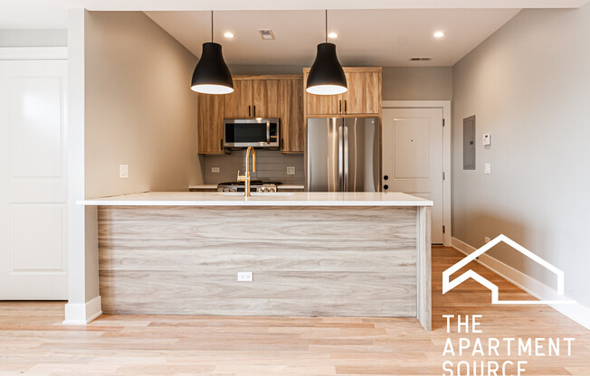 2455 W LOGAN BLVD