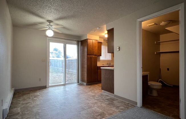 2 beds, 1.5 baths, 1,092 sqft, $1,295, Unit Austin 8907