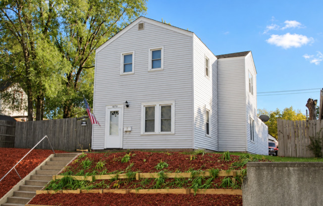 Large 3 Bedroom 2 Bathroom Home in Saint Paul!