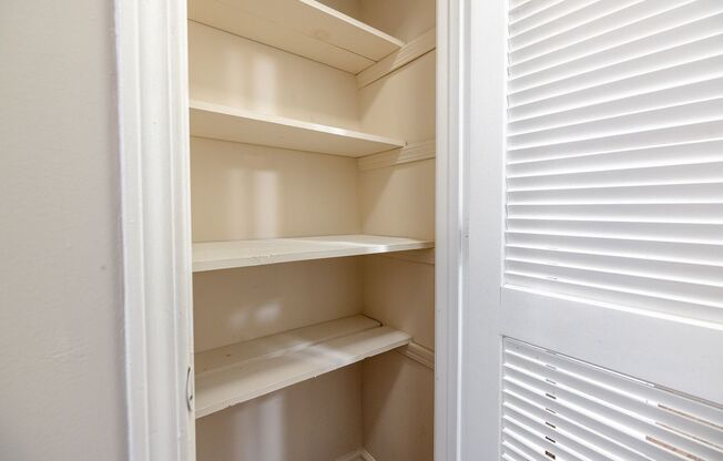 1 bed, 1.5 baths, 700 sqft, $1,200, Unit 1538-L