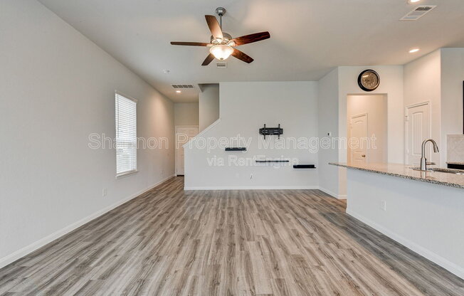 24810 LORENZO GLAZE TRL