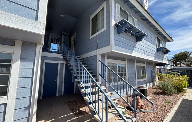 Charming 2Bed/1Bath 2nd Floor Condo located in Duck Creek Village