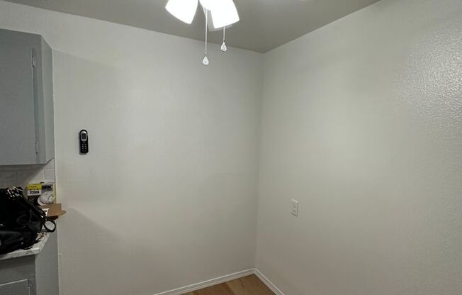 Beautiful and cozy updated one bedroom apartment in Downtown Renton.
