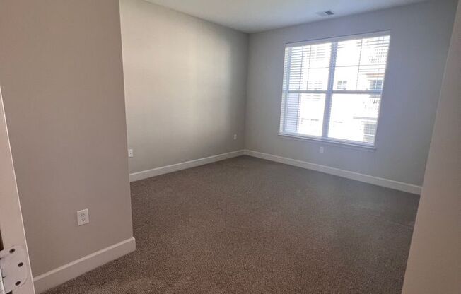 2 beds, 2 baths, 1,263 sqft, $3,282, Unit 0122