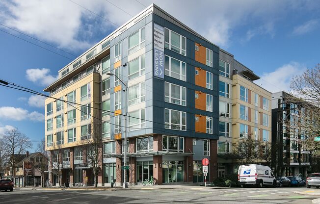 1 bed, 1 bath, 1,005 sqft, $2,795, Unit 102