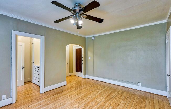 Studio, 1 bath, 600 sqft, $1,050, Unit 211