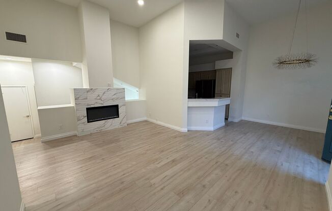 Fully Remodeled 2bed/2bath Townhouse.