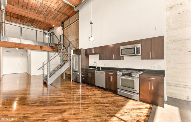 2 beds, 2 baths, 3,030 sqft, $6,500, Unit 129