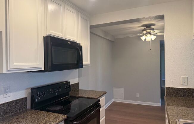 2 beds, 2 baths, 850 sqft, $2,985, Unit 841-05