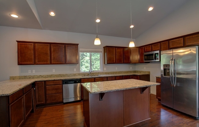 1322 LIDSTROM RD SE
