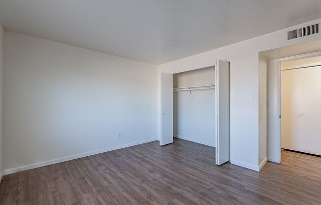 2 beds, 1 bath, $1,150, Unit Unit D