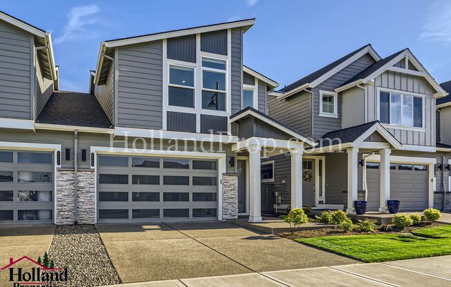 Modern Stylish 3-Bed Home in Prime Hillsboro Location