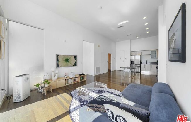 2 beds, 2 baths, 1,020 sqft, $3,200, Unit 610
