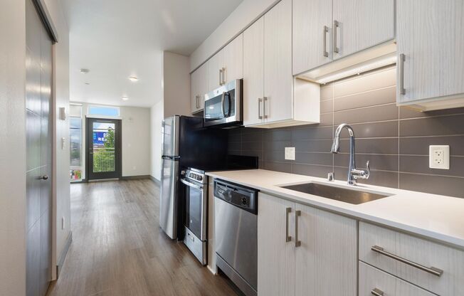 Studio, 1 bath, 401 sqft, $1,495, Unit 207