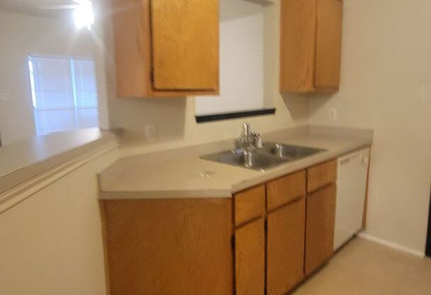 3 beds, 2 baths, $1,250