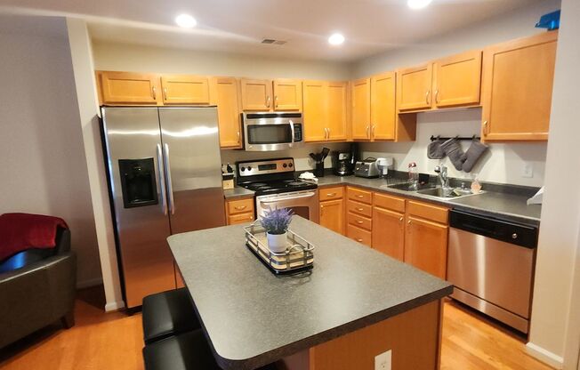 FURNISHED 2 Bedroom, 2 Bath Condo Off of Friendly Ave in Greensboro!