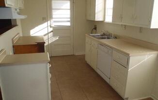 2 beds, 1 bath, $1,000