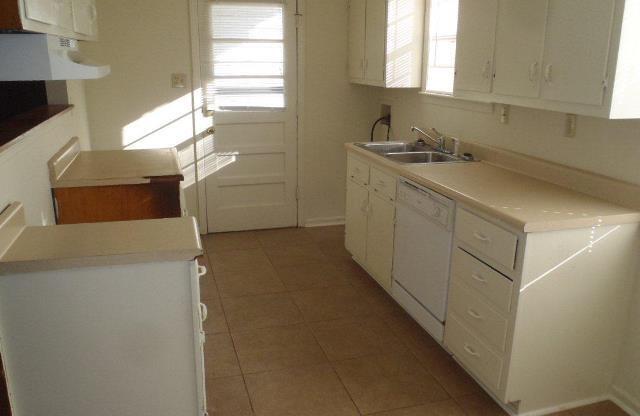 2 beds, 1 bath, $1,000