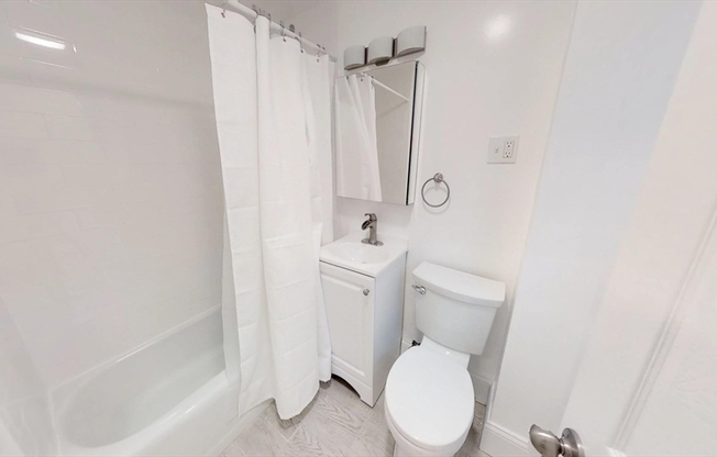 Studio, 1 bath, $2,550, Unit 3